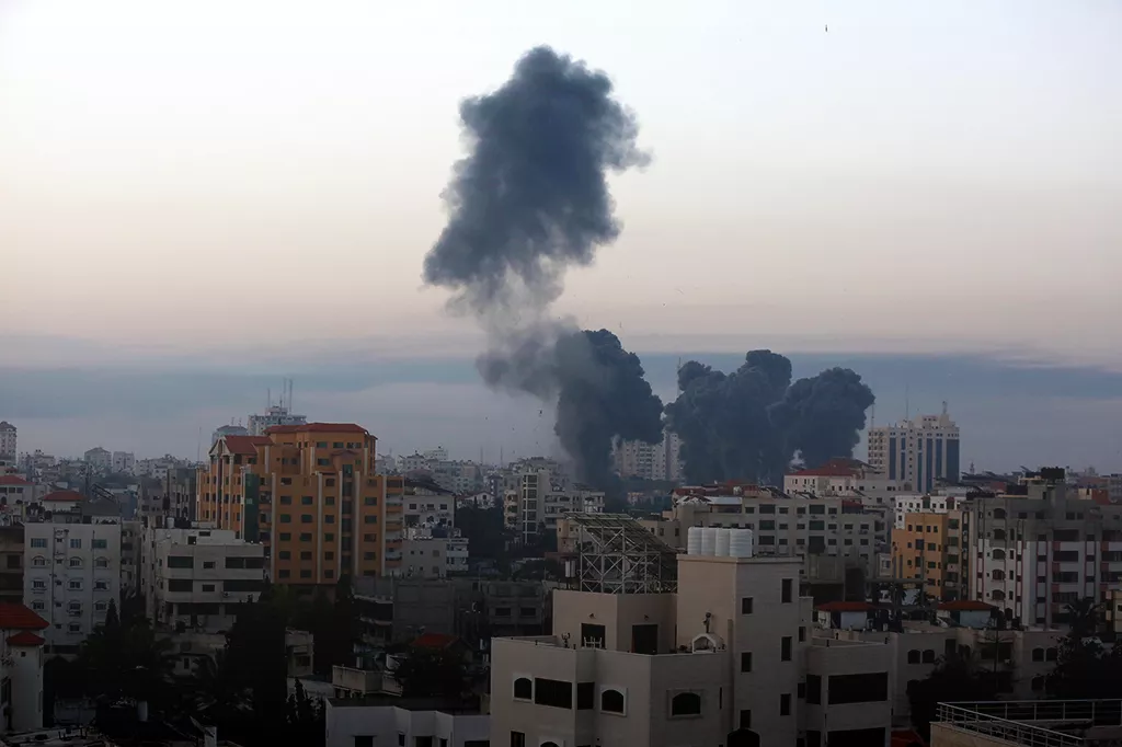 Rökmoln efter en flygattack i Rafah på södra Gazaremsan. Foto: Abed Rahim Khatib / Shutterstock.com
